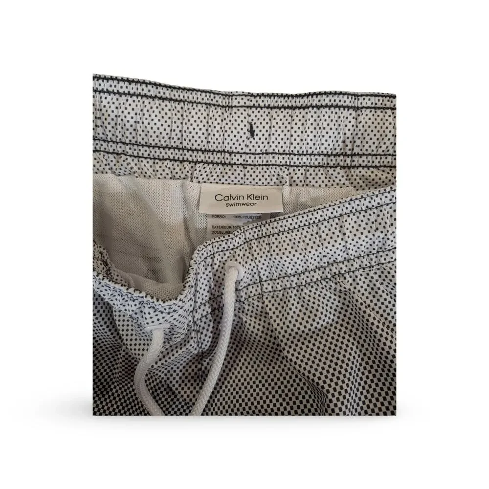 Calvin Klein Swim Trunks NWT UPF 40+ Size L